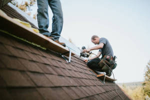 Local Roofers in Custom House, LA